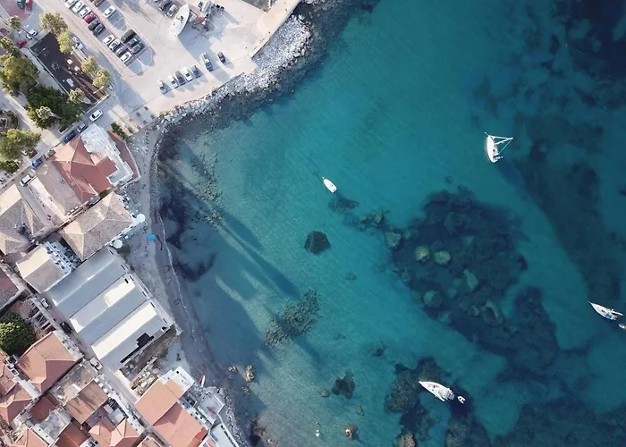 Filoxenia 8 アパート