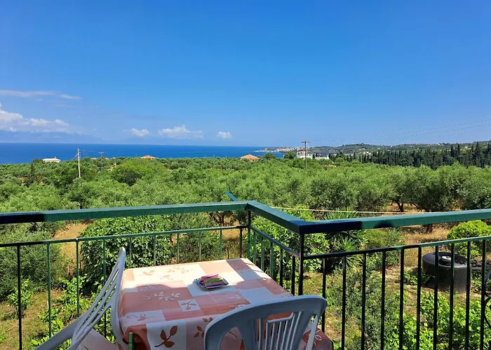 Filoxenia 8 アパート